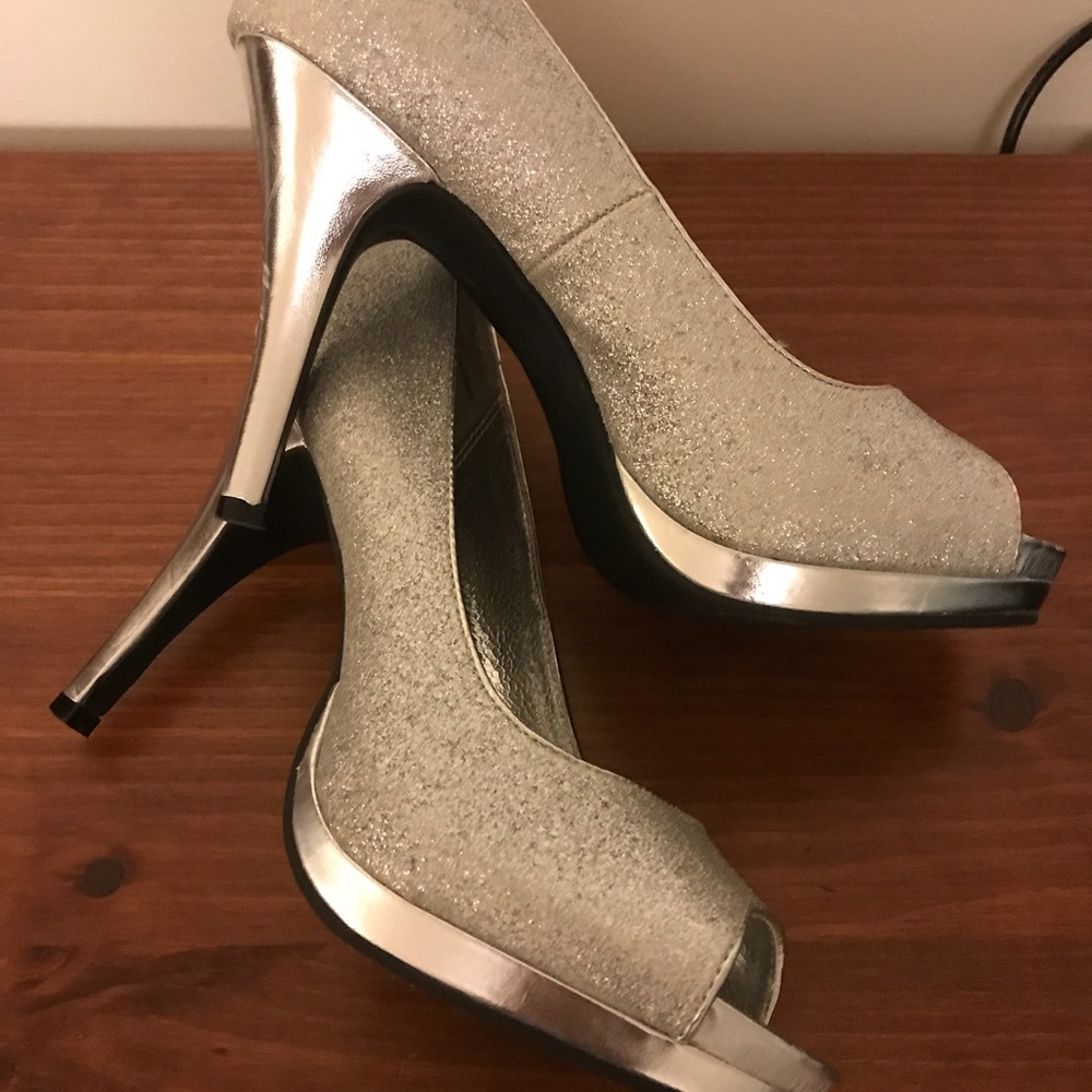 Women’s dress shoes